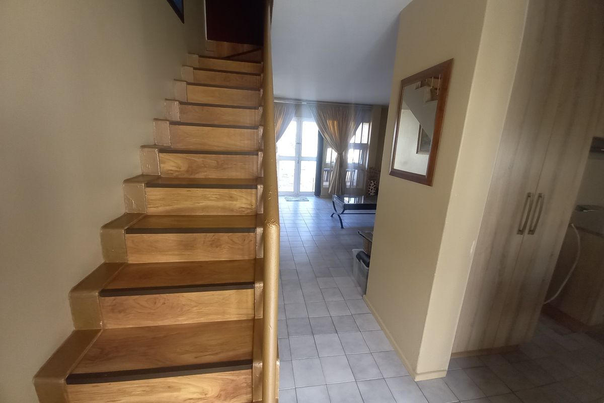 Private Safe and Secure Family Townhouse - Photo 4
