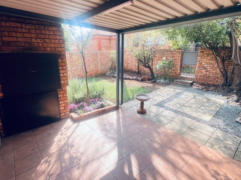 Newly Renovated Townhouse For Sale in Lyttelton Manor, Centurion - Photo 10