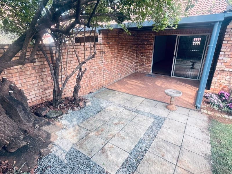 Newly Renovated Townhouse For Sale in Lyttelton Manor, Centurion - Photo 9