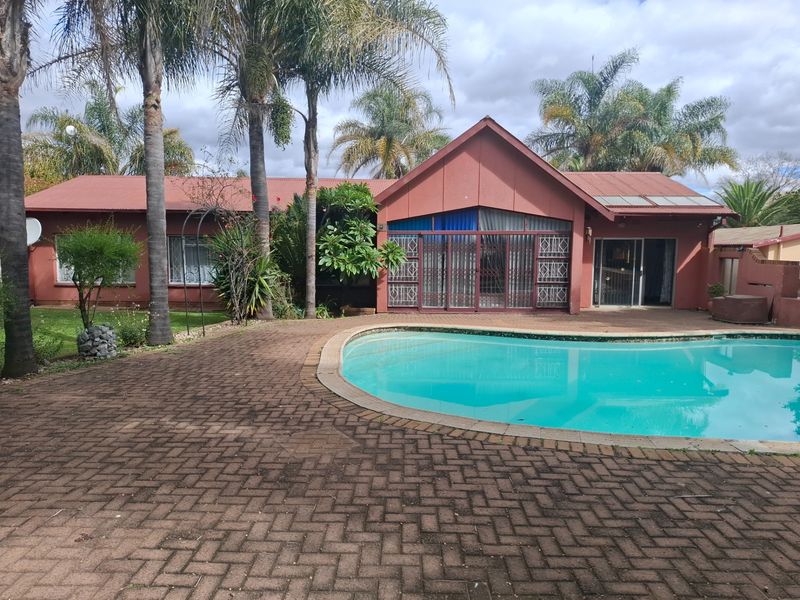 Packed with potential - priced to sell fast! - Photo 1