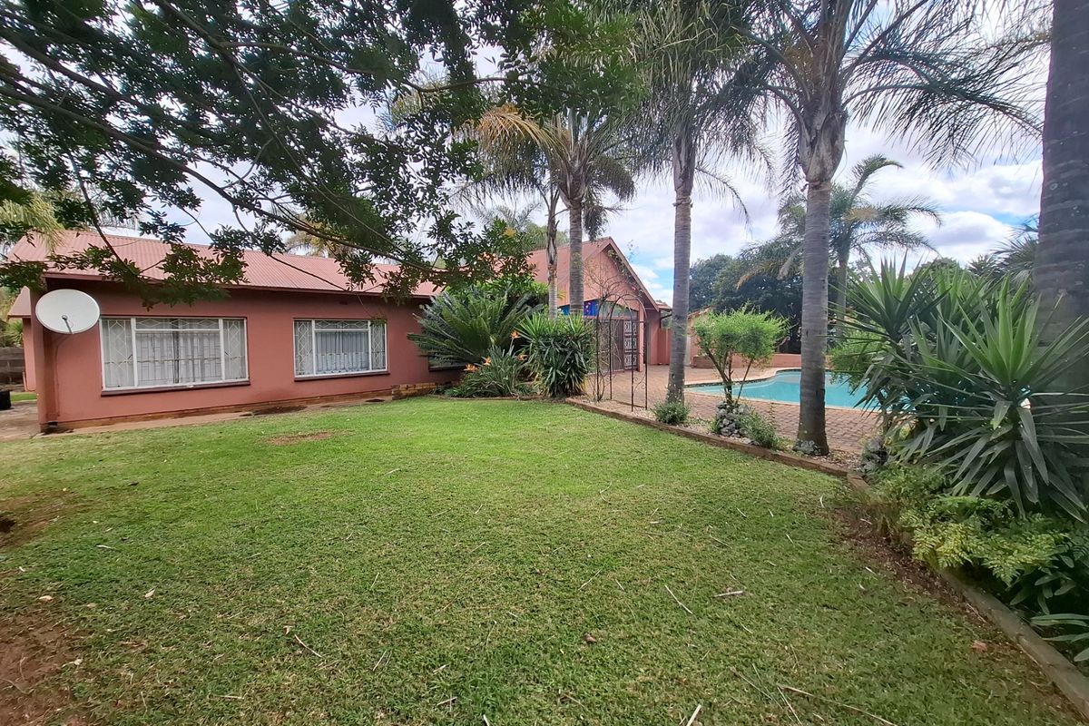 Packed with potential - priced to sell fast! - Photo 3