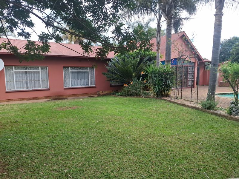 Packed with potential - priced to sell fast! - Photo 5
