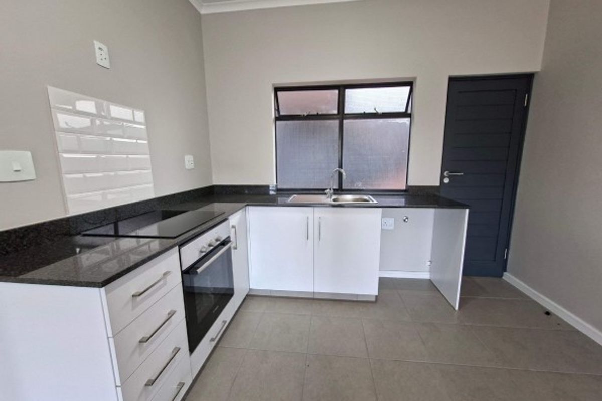 Newly Built Apartment To Rent in Waterfall,  KwaZulu Natal - Photo 2
