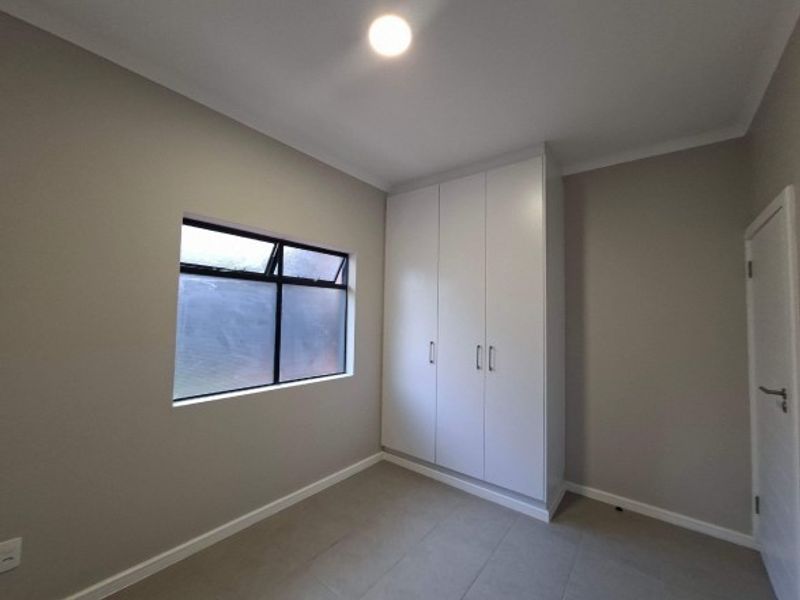 Newly Built Apartment To Rent in Waterfall,  KwaZulu Natal - Photo 4