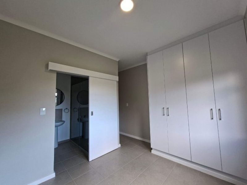 Newly Built Apartment To Rent in Waterfall,  KwaZulu Natal - Photo 6