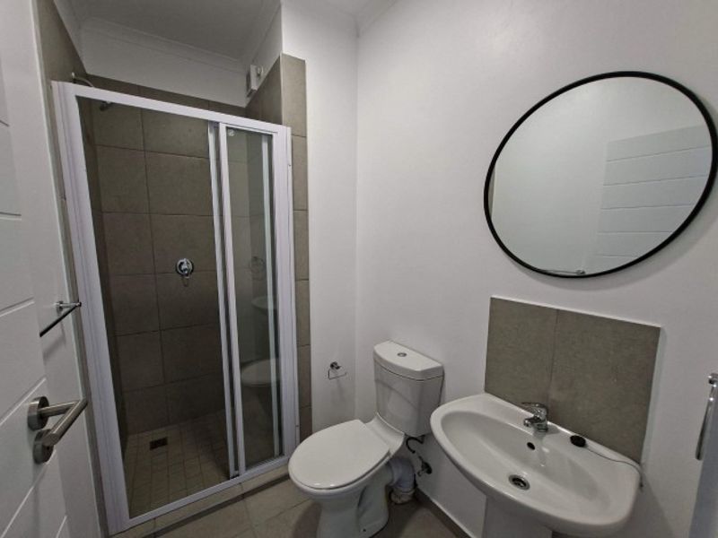 Luxury Living in Waterfall, KwaZulu Natal - Photo 9