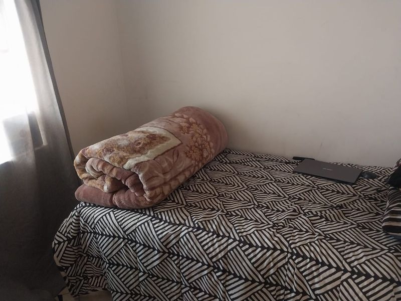2 Bedroom Apartment For Sale in Jabulani, Soweto - Photo 6
