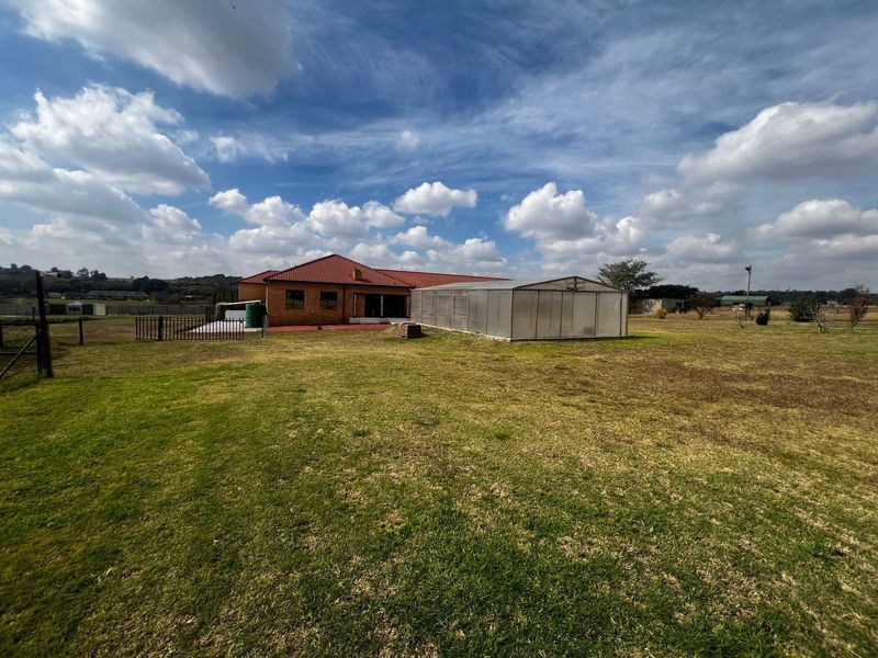 4 Bedroom House For Sale in Mnandi Centurion - Photo 6