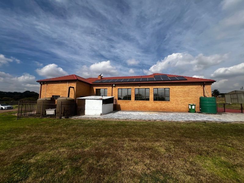 4 Bedroom House For Sale in Mnandi Centurion - Photo 2