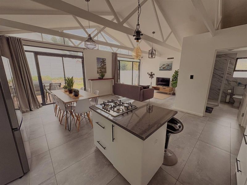 Peaceful 2-Bedroom Near Blouberg Beach - Photo 9
