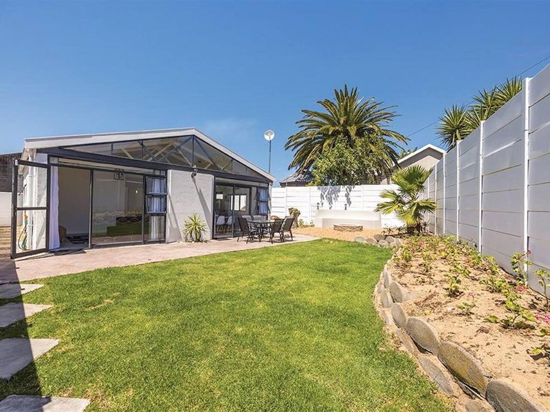 Peaceful 2-Bedroom Near Blouberg Beach - Photo 5