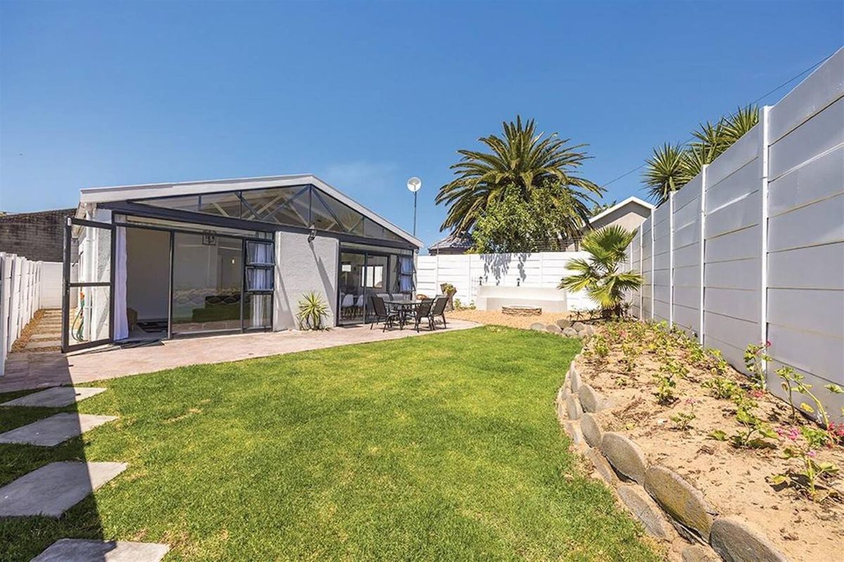 Peaceful 2-Bedroom Near Blouberg Beach - Photo 5