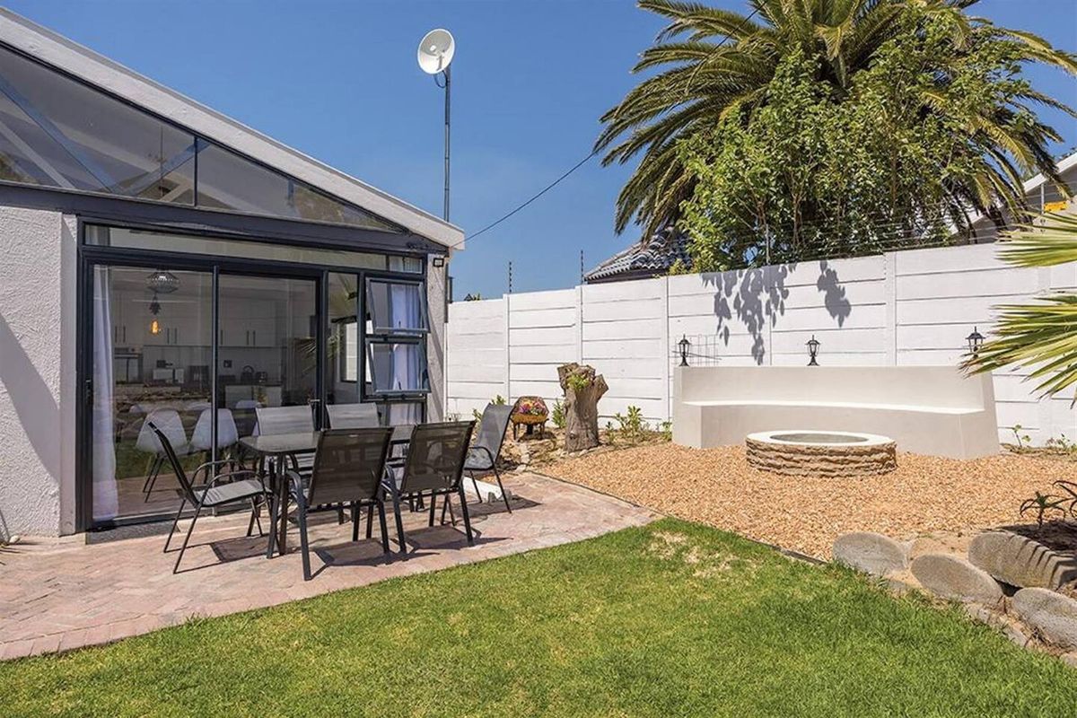 Peaceful 2-Bedroom Near Blouberg Beach - Photo 4