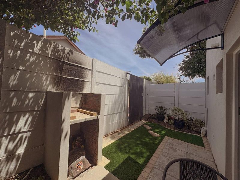 Studio Apartment in Table View - Photo 3