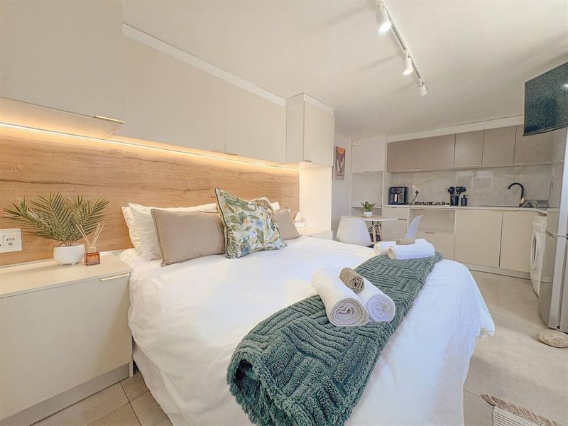 Studio Apartment in Table View - Photo 5