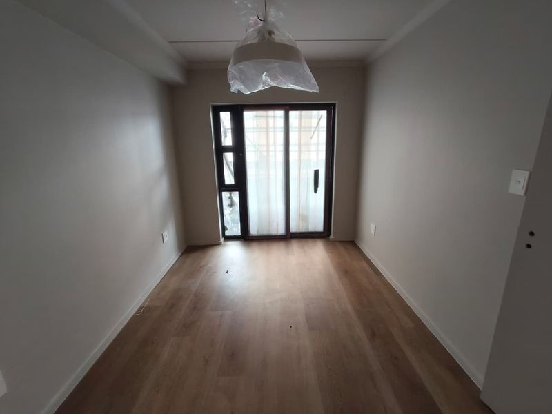 Stunning 2 bedroom unit in brand new development - Photo 7