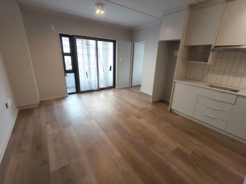 Stunning 2 bedroom unit in brand new development - Photo 3