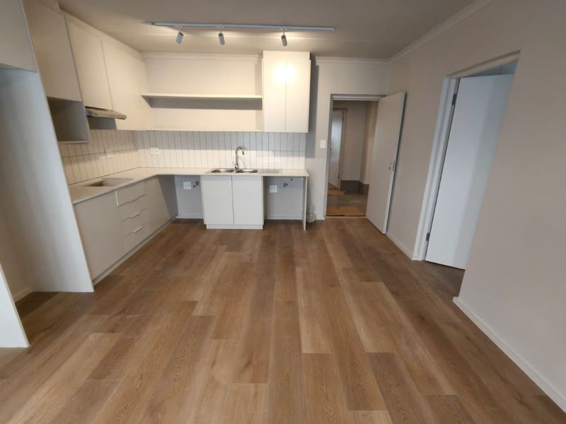 Stunning 2 bedroom unit in brand new development - Photo 4