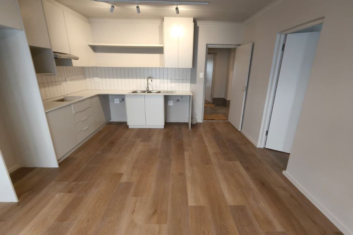 Stunning 2 bedroom unit in brand new development - Photo 4