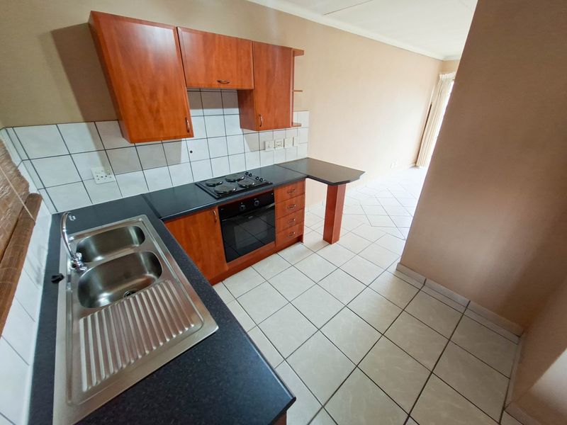 Apartment To Rent in Rooihuiskraal North, Centurion - Photo 3