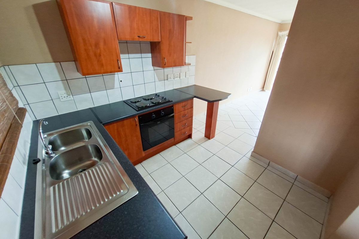 Apartment To Rent in Rooihuiskraal North, Centurion - Photo 3