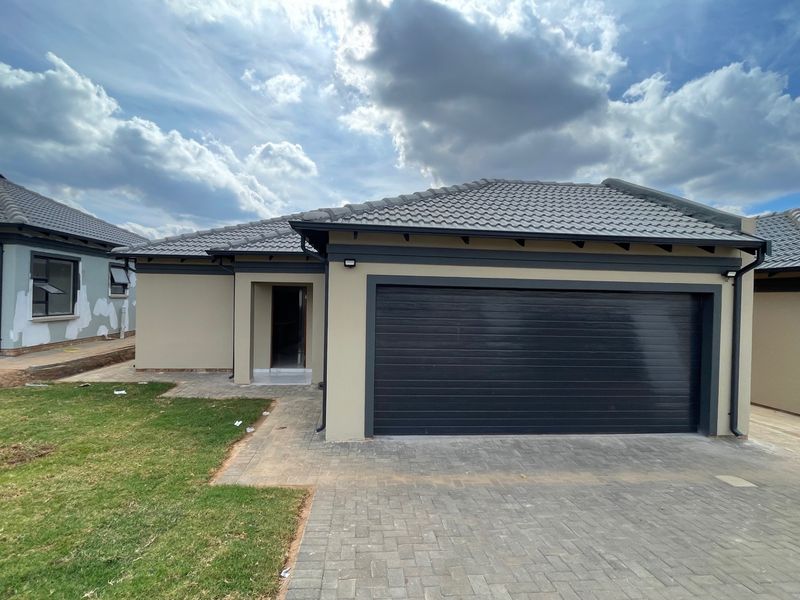 NEW FULL TITLE HOUSES FOR SALE IN HEATHERVIEW, PRETORIA NORTH - Photo 1