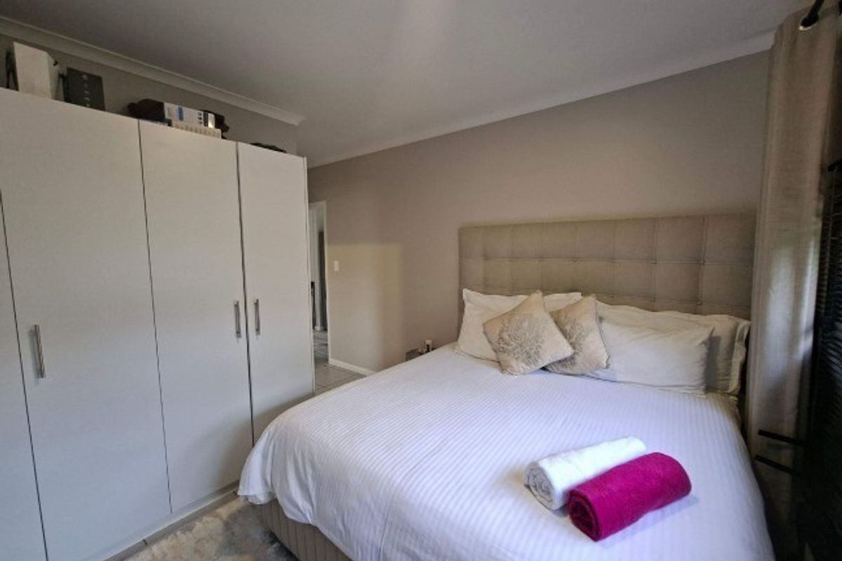 Stylish Ground Floor Apartment To Rent in Waterfall, KwaZulu Natal - Photo 4