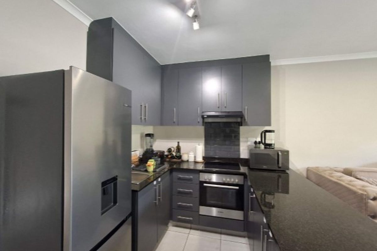 Stylish Ground Floor Apartment To Rent in Waterfall, KwaZulu Natal - Photo 2