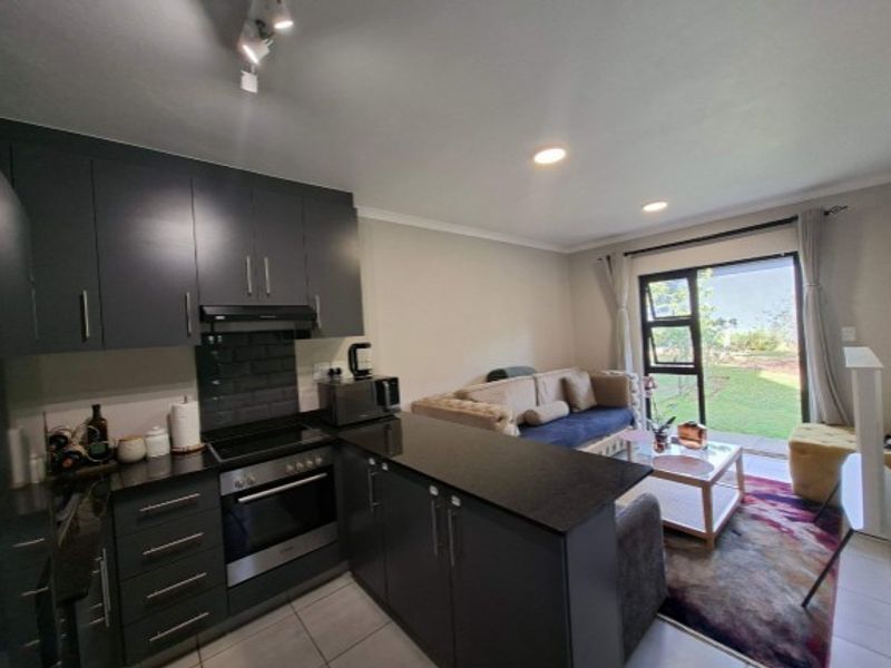 Stylish Ground Floor Apartment To Rent in Waterfall, KwaZulu Natal - Photo 3