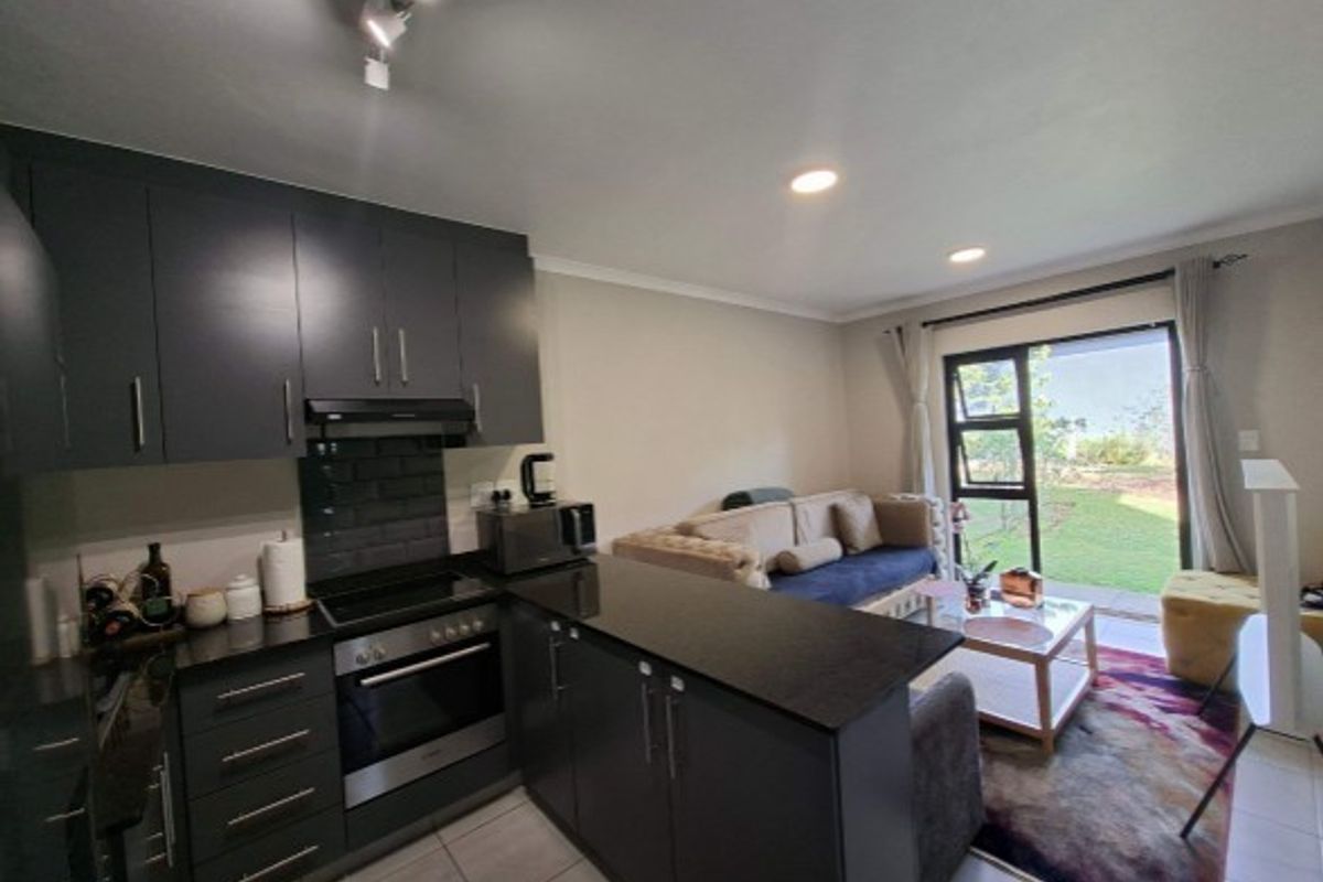Stylish Ground Floor Apartment To Rent in Waterfall, KwaZulu Natal - Photo 3