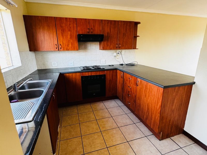 3-bedroom ,2 Bathroom apartment for rent in Carlswald - Photo 3