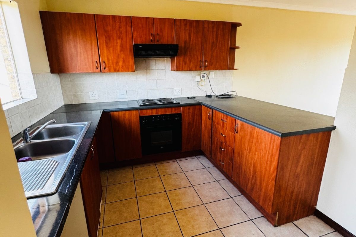 3-bedroom ,2 Bathroom apartment for rent in Carlswald - Photo 3