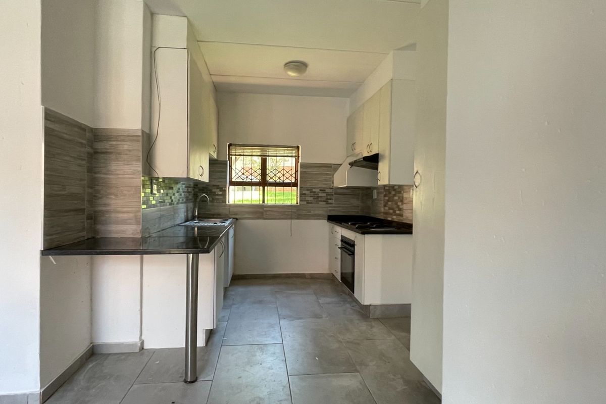 Apartment For Sale in Amorosa, Roodepoort - Photo 3