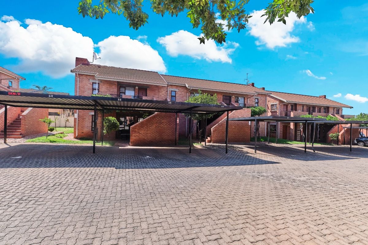 Apartment For Sale in Amorosa, Roodepoort - Photo 2