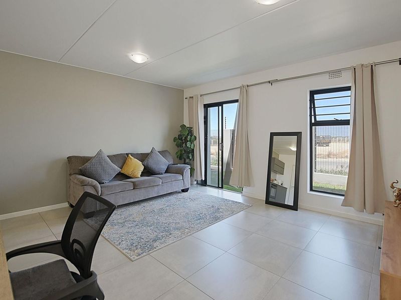 Apartment For Sale in Rivergate, Milnerton - Photo 9