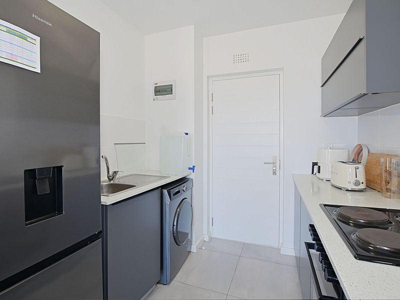 Apartment For Sale in Rivergate, Milnerton - Photo 8