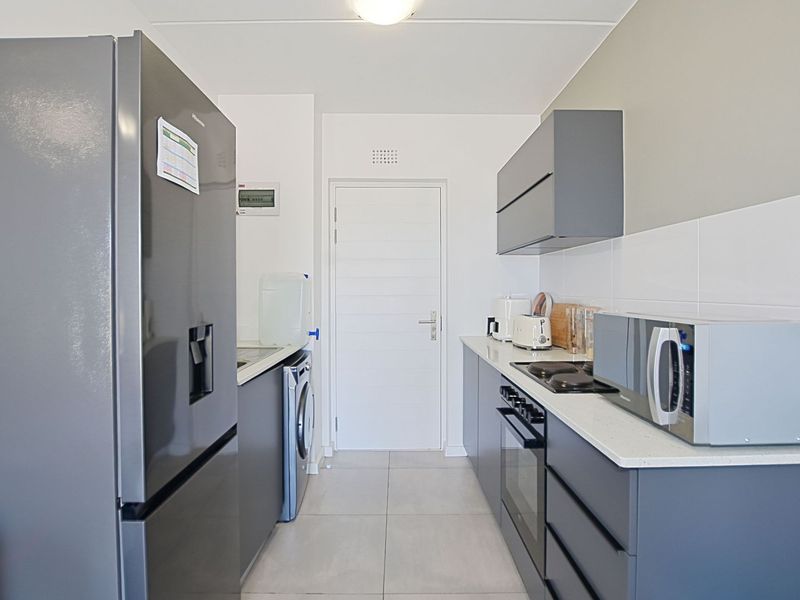 Apartment For Sale in Rivergate, Milnerton - Photo 6