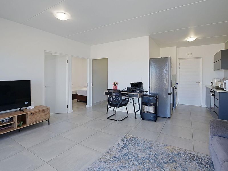 Apartment For Sale in Rivergate, Milnerton - Photo 5