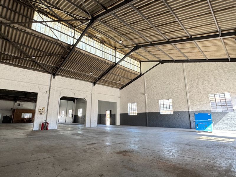 Prime Located  2,500m2 Warehouse To Let in Montague Gardens, Cape Town |  1,500m2 Secure Yard - Photo 9