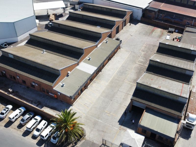 Prime Located  2,500m2 Warehouse To Let in Montague Gardens, Cape Town |  1,500m2 Secure Yard - Photo 1
