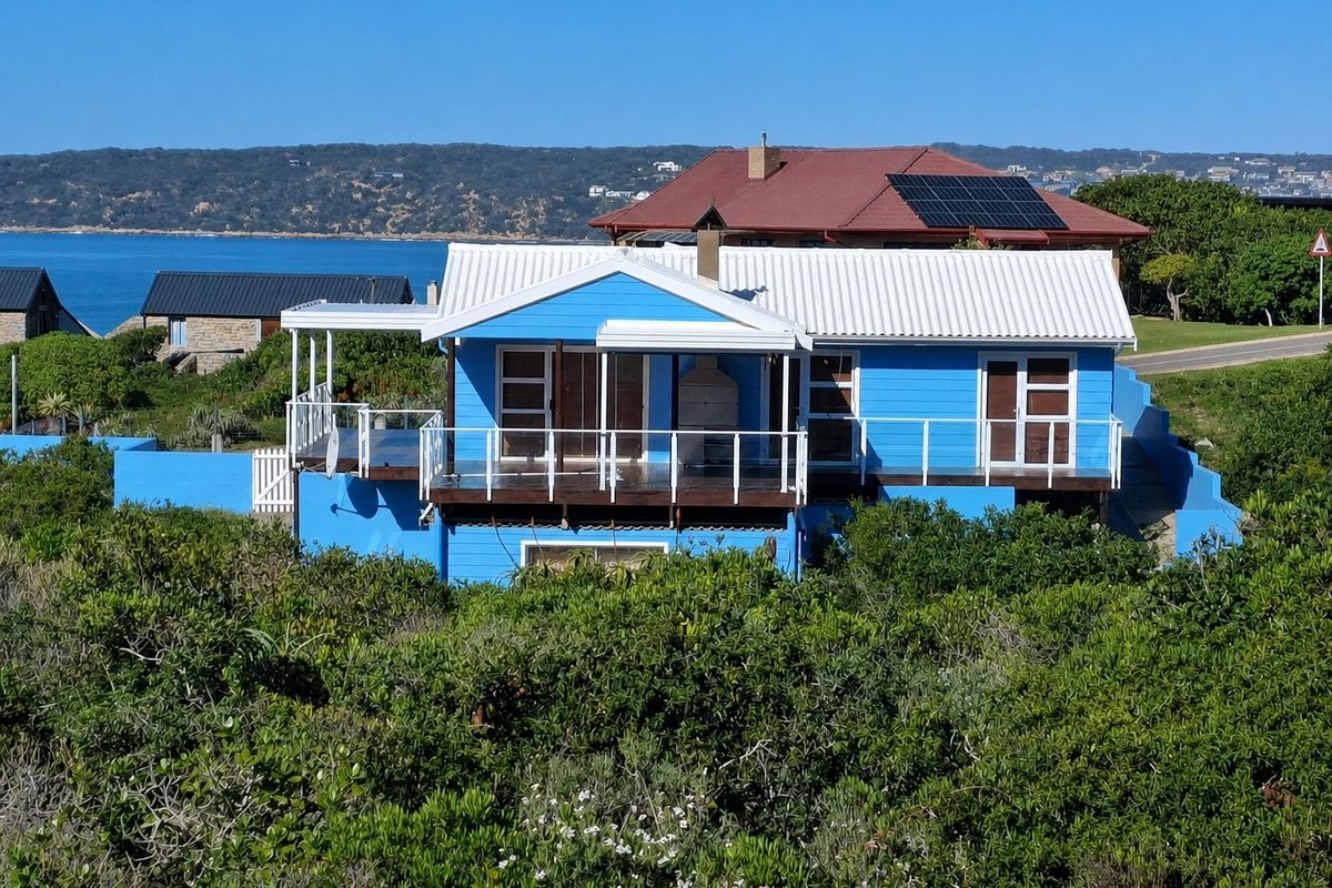 Landmark Coastal Home with Spectacular Views - Photo 4