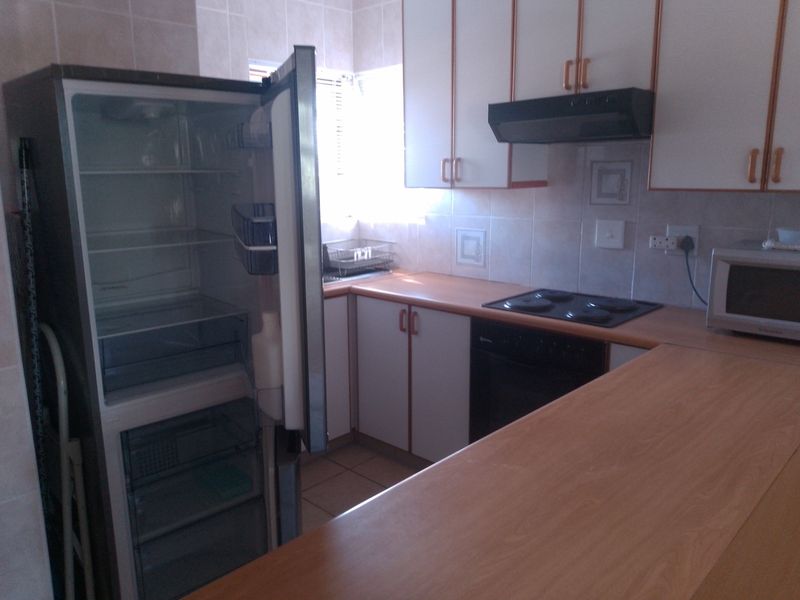 Apartment To Rent in Manaba Beach Margate KwaZulu Natal - Photo 5