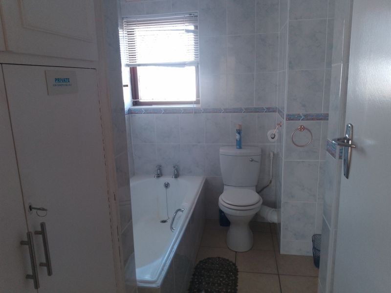 Apartment To Rent in Manaba Beach Margate KwaZulu Natal - Photo 10