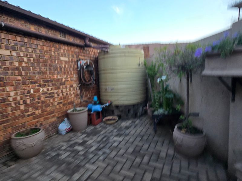 Exclusive Mandate - Move in ready gem... - Photo 7