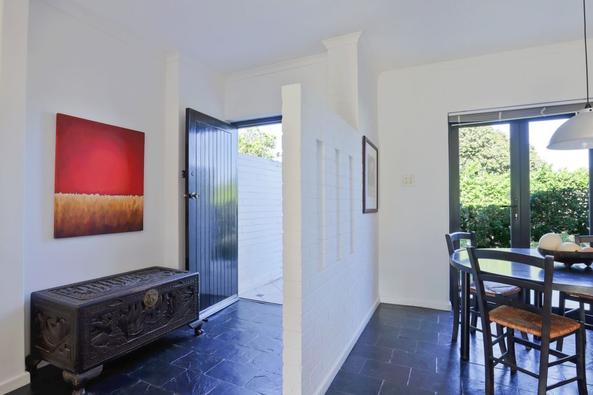 Inviting Home with Exceptional Indoor-Outdoor Living - Photo 5