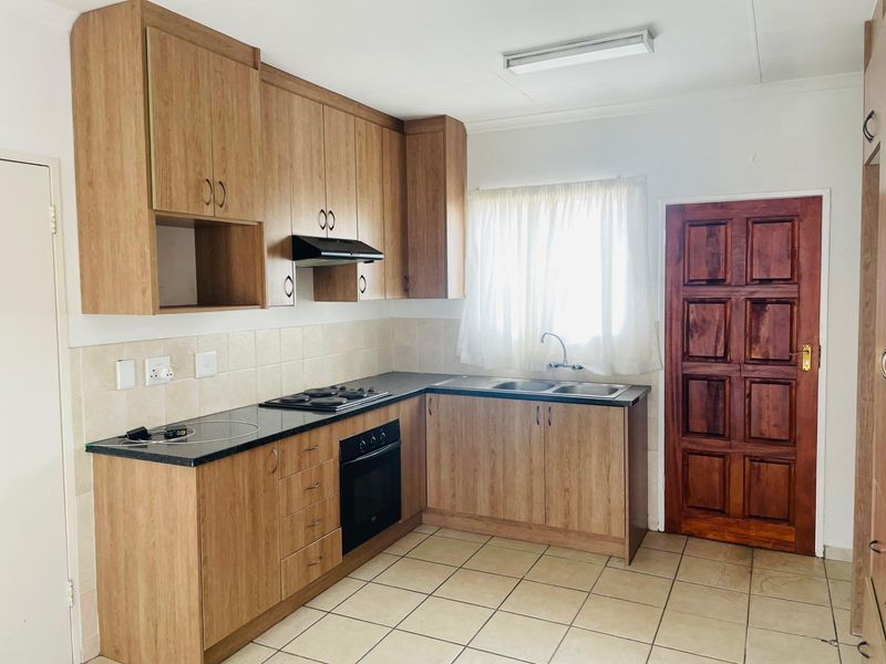 House To Rent in Centurion - Photo 2