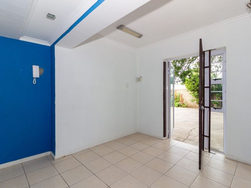 Self Contained Office Suite with Private Parking at 87 Heugh Road, Walmer | 65 sqm - Photo 5