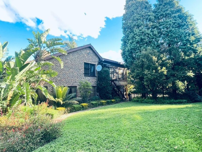 Luxury Country Living in the City - Small Holding in Bluehills AH for Sale - Photo 1