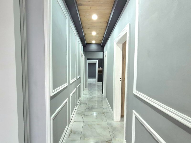 Stylish Multi-Use Property Ideal for Business or Residential Living - Photo 7