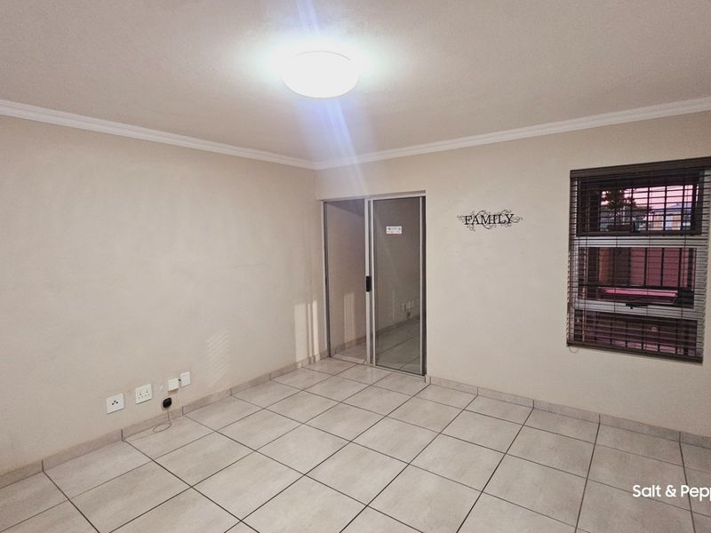 2 Bedroom Townhouse To Rent in Montana, Pretoria - Photo 9